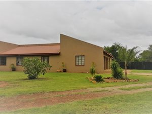 3 Bed House in Kameeldrift East