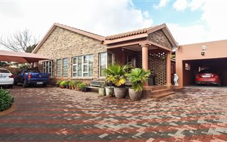 3 Bedroom House in Klopperpark