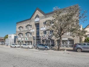 1184 m² Office Space in Mount Croix