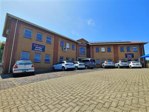 300 m² Commercial space in Horison