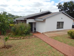 4 Bed House in Lynnwood Manor
