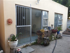 1 Bed Garden Cottage in Kingston