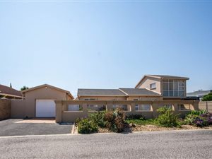 4 Bed House in Gordons Bay Central