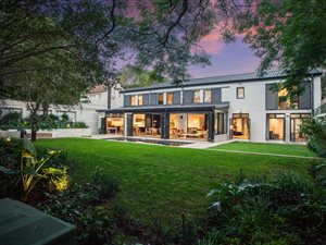 4 Bed House in Parktown North
