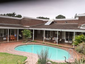 4 Bed House in Blackridge