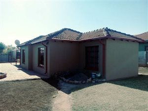 2 Bed House in Nellmapius