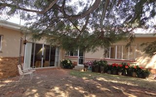 4 Bedroom House in Dan Pienaar