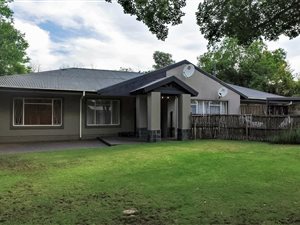 3 Bed House in Universitas