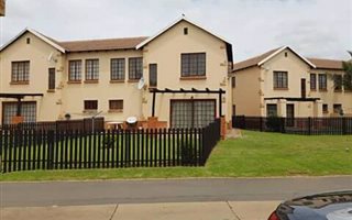 2 Bedroom Townhouse in Montana Park