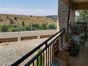 2 Bed Apartment in Monument