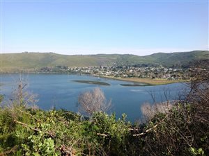 5.8 ha Land available in Welbedacht