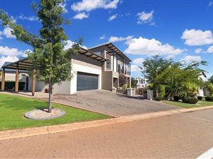 3 Bed House in Copperleaf