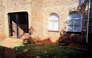 3 Bedroom House in Doornpoort and surrounds