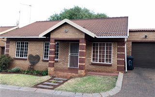 2 Bedroom Townhouse in Clubview