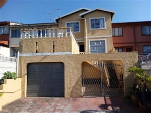 4 Bed Townhouse in Longcroft