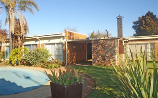 4 Bedroom House in Fichardtpark