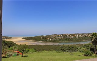5 Bedroom House in Beacon Bay