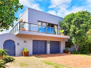 4 Bed House in Van Riebeeckstrand