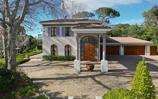5 Bedroom House in Bishopscourt