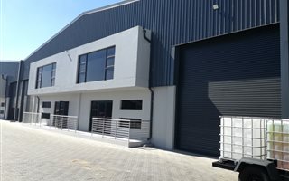1100 m² Industrial space in Gerdview