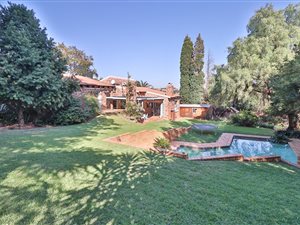 4 Bed House in Moreleta Park