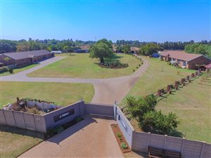 1.3 ha Farm in Mantevrede
