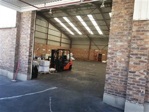 1530 m² Industrial space in Bredell AH