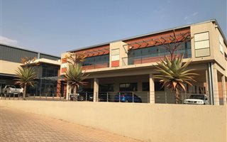 155 m² Office Space in Irene