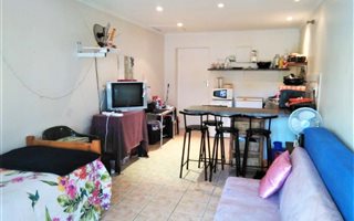 Bachelor apartment in Stellenbosch Central