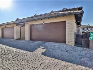 3 Bed Townhouse in Candlewoods Estate