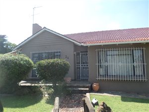 3 Bed House in Highway Gardens