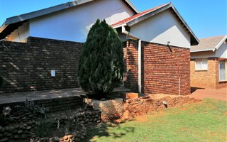3 Bedroom House in Dennesig