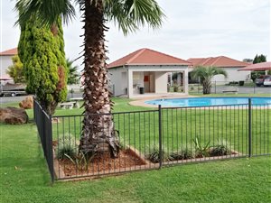 2 Bed Apartment in Vanderbijlpark SW5