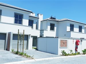 3 Bed Townhouse in Parklands North
