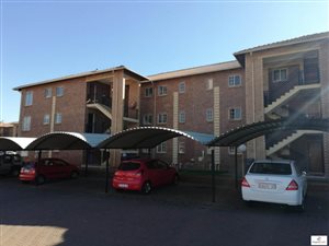 2 Bed Flat in Glen Lauriston