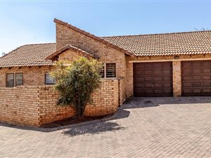 2 Bed Townhouse in Ruimsig
