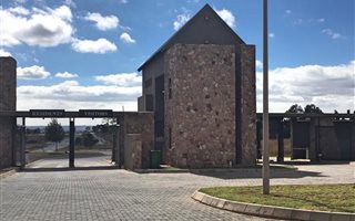 1615 m² Land available in Overkruin