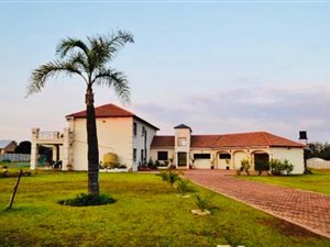 6 Bed House in Grootfontein Estate