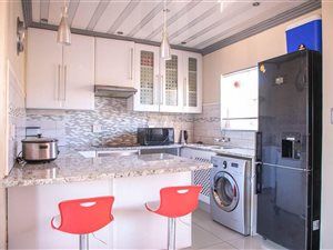 2 Bed Townhouse in Mooikloof Ridge