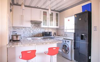 2 Bedroom Townhouse in Mooikloof Ridge