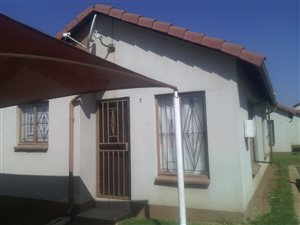 2 Bed House in Clayville