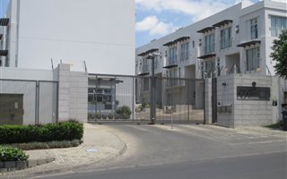 2 Bedroom Apartment in Bryanston