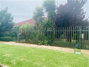 4 Bed House in Springs Central