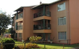 2 Bedroom Simplex in Benoni South