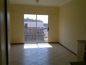 Bachelor apartment in Karen Park