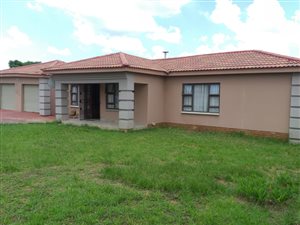 3 Bed House in Amajuba Park