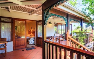 8 Bed, Bed and Breakfast in Hunters Home