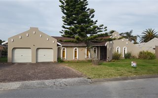 3 Bedroom House in Kamma Park
