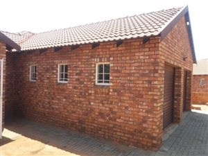 3 Bed House in Akasia