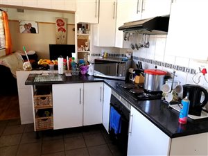 3 Bed House in Selection Park